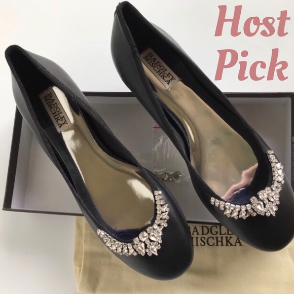 Badgley Mischka Shoes - ♥️HP Badgley Mischka Wendy Flats Crystals Black 8M